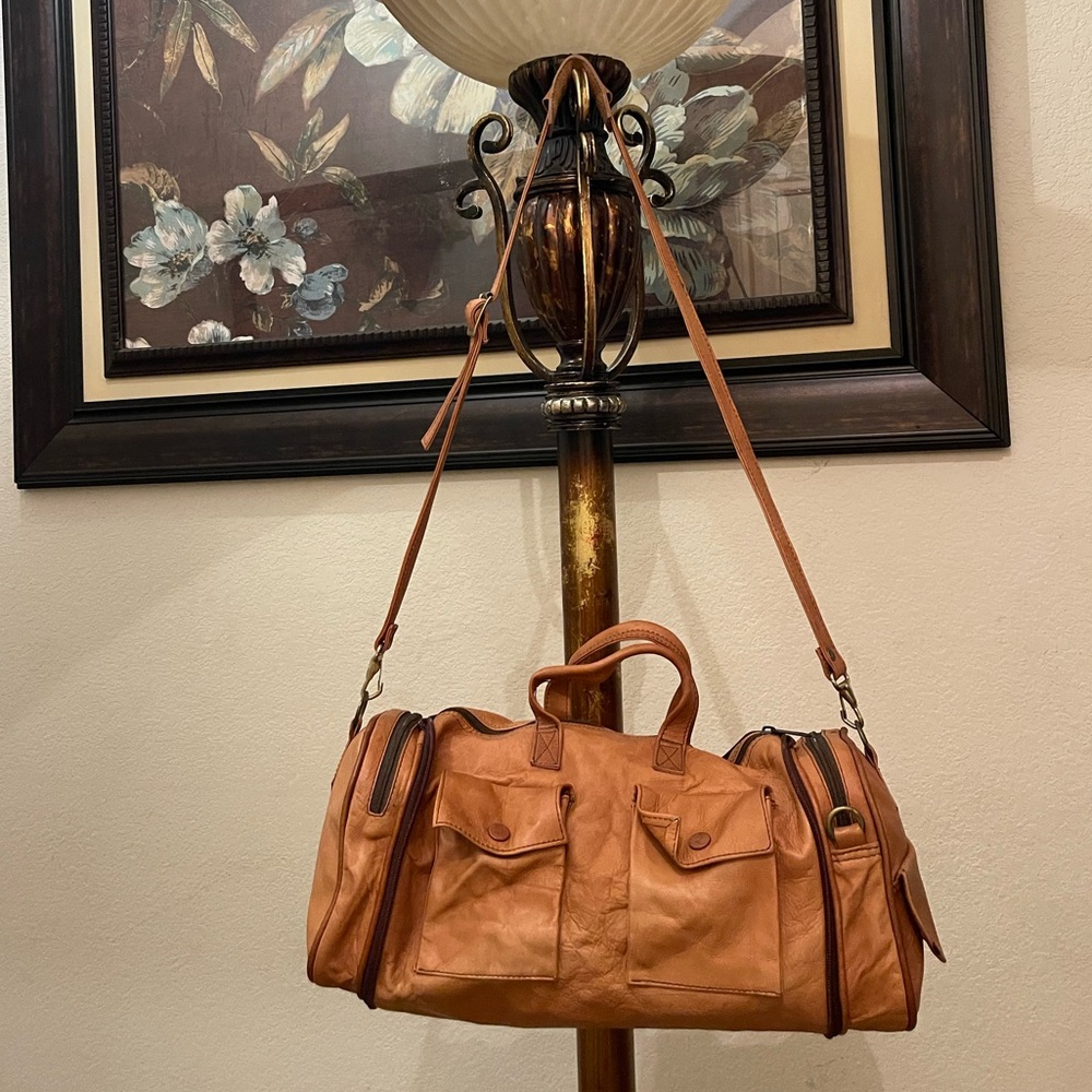 Vintage made in Colombia Genuine Leather please check all picture of condition - Picture 4 of 17